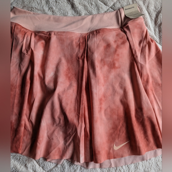 New Nike skirt - Picture 3 of 12